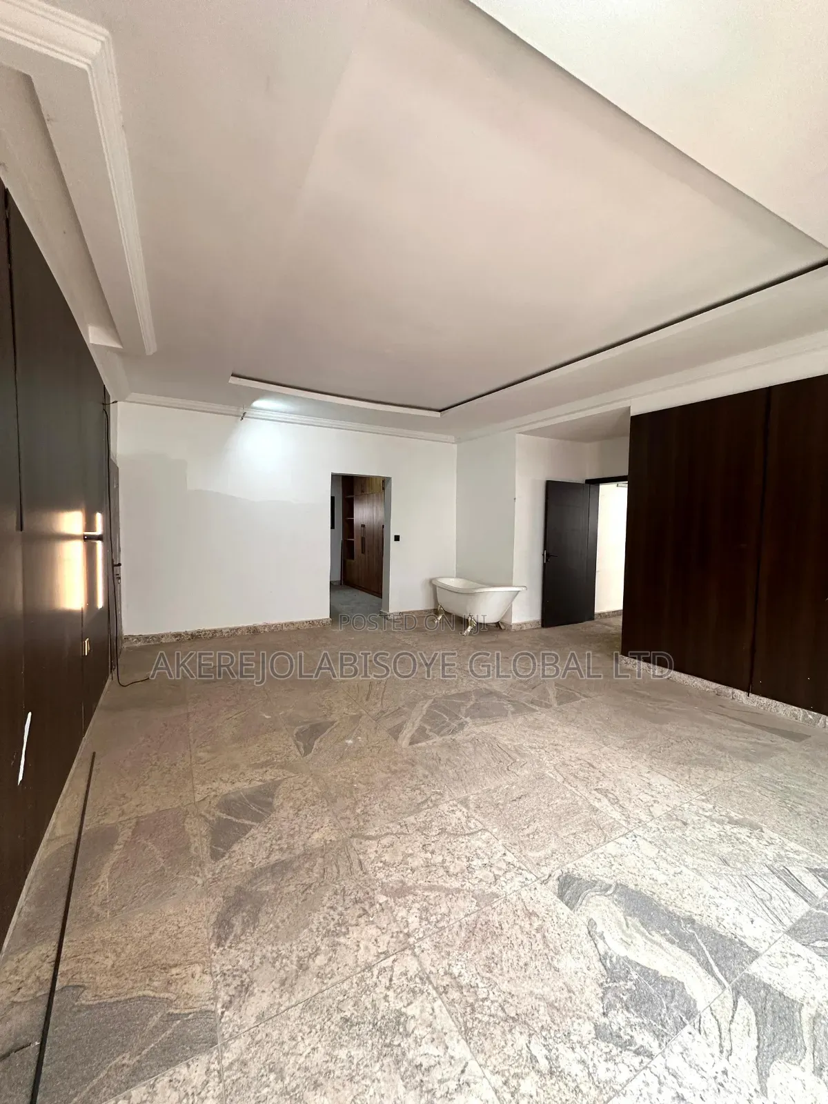 5bdrm Duplex in Guzape, Abuja for sale