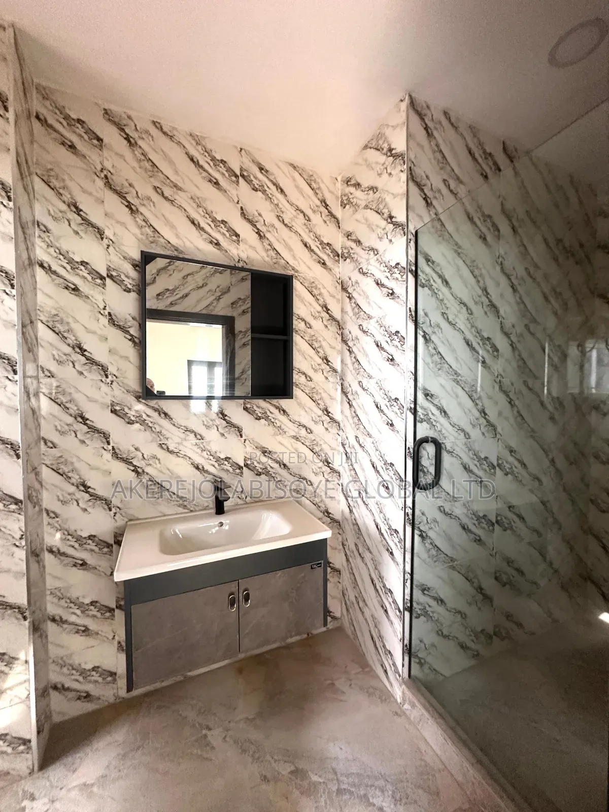 5bdrm Duplex in Guzape, Abuja for sale