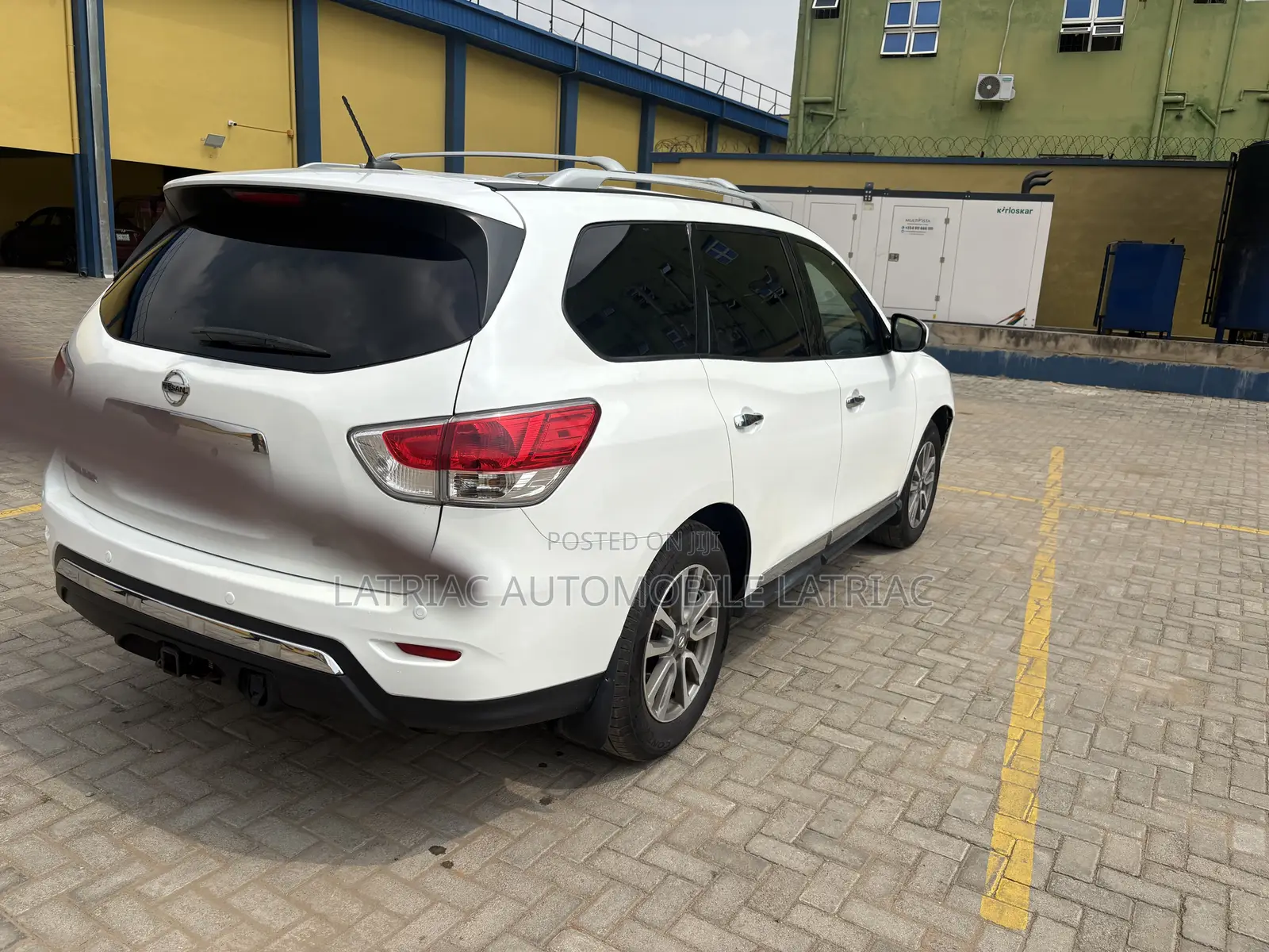Nissan Pathfinder SL 4dr SUV 4WD (3.5L 6cyl CVT) 2015 White