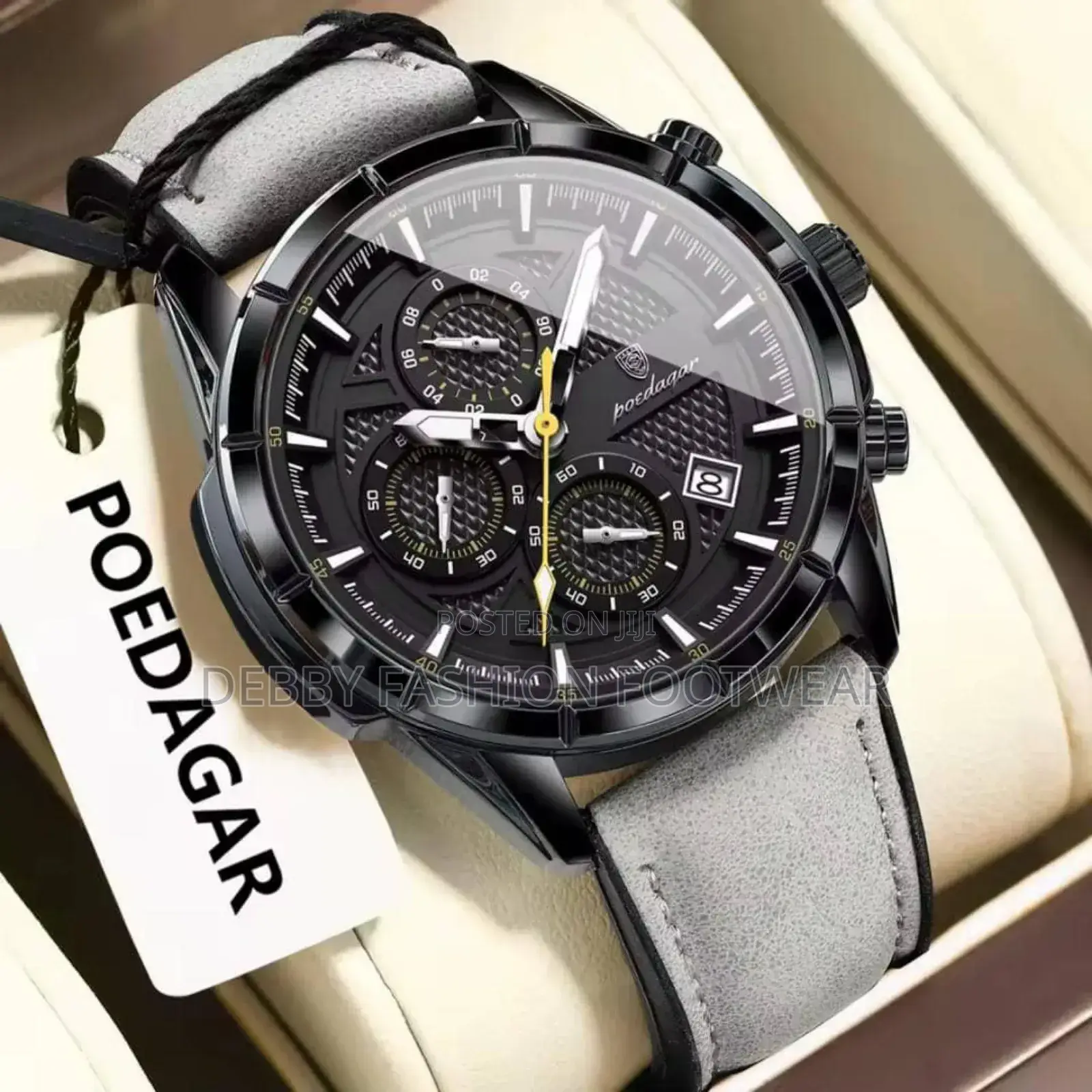 Perfectly Working Analog Leather Chronograph Movement Wristwatch
