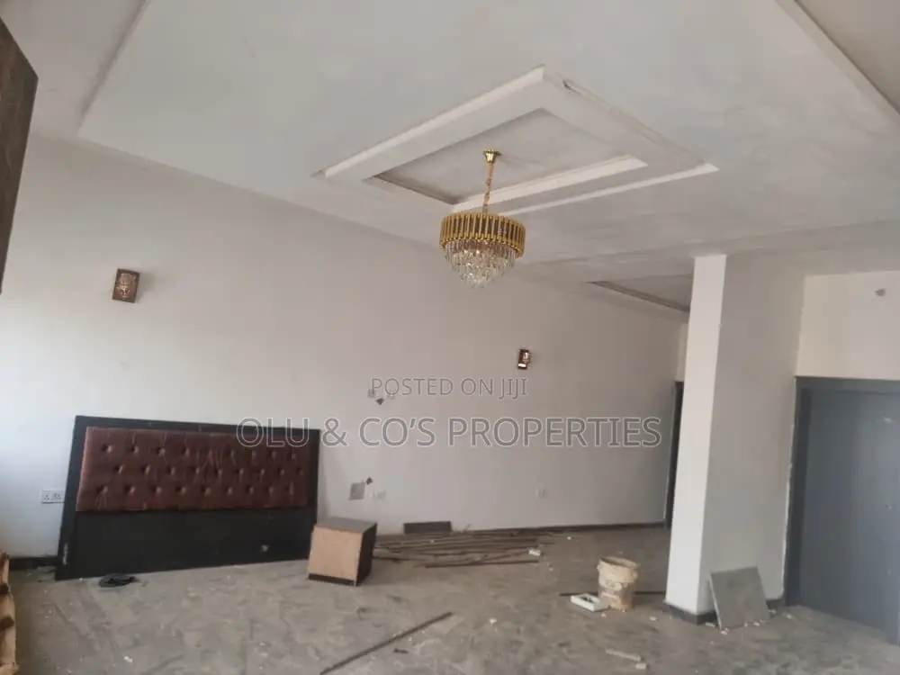4bdrm Duplex in An Estate, Lugbe District for rent