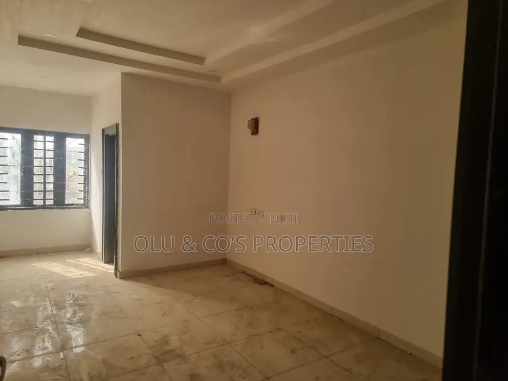 4bdrm Duplex in An Estate, Lugbe District for rent