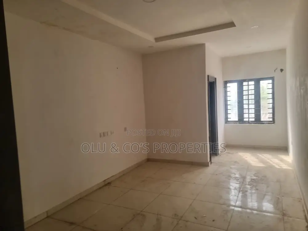 4bdrm Duplex in An Estate, Lugbe District for rent