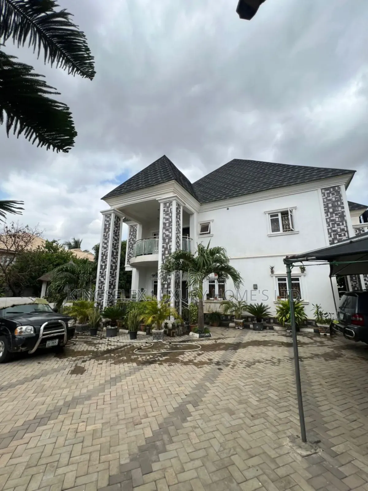 4bdrm Duplex in Mararaba for sale