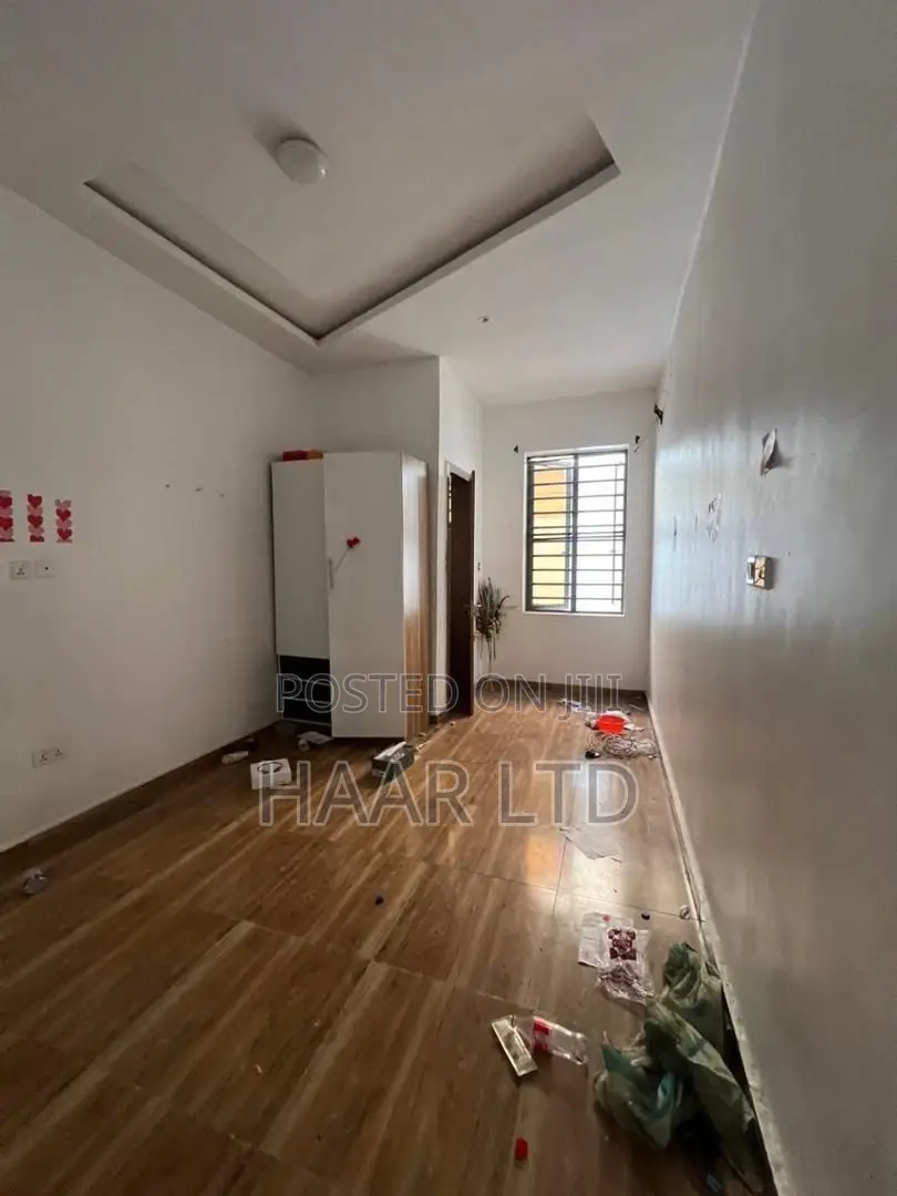 4bdrm Duplex in Lekki Phase 2 for rent