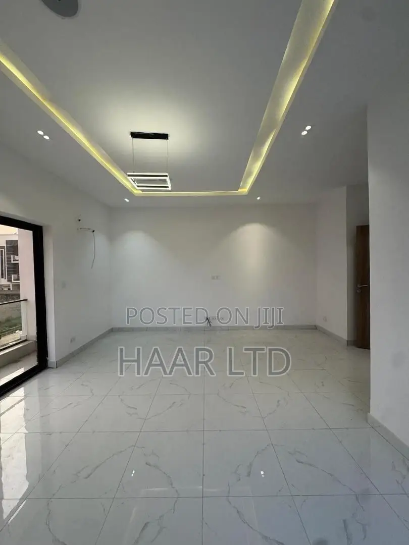 4bdrm Duplex in VGC / Ajah for sale