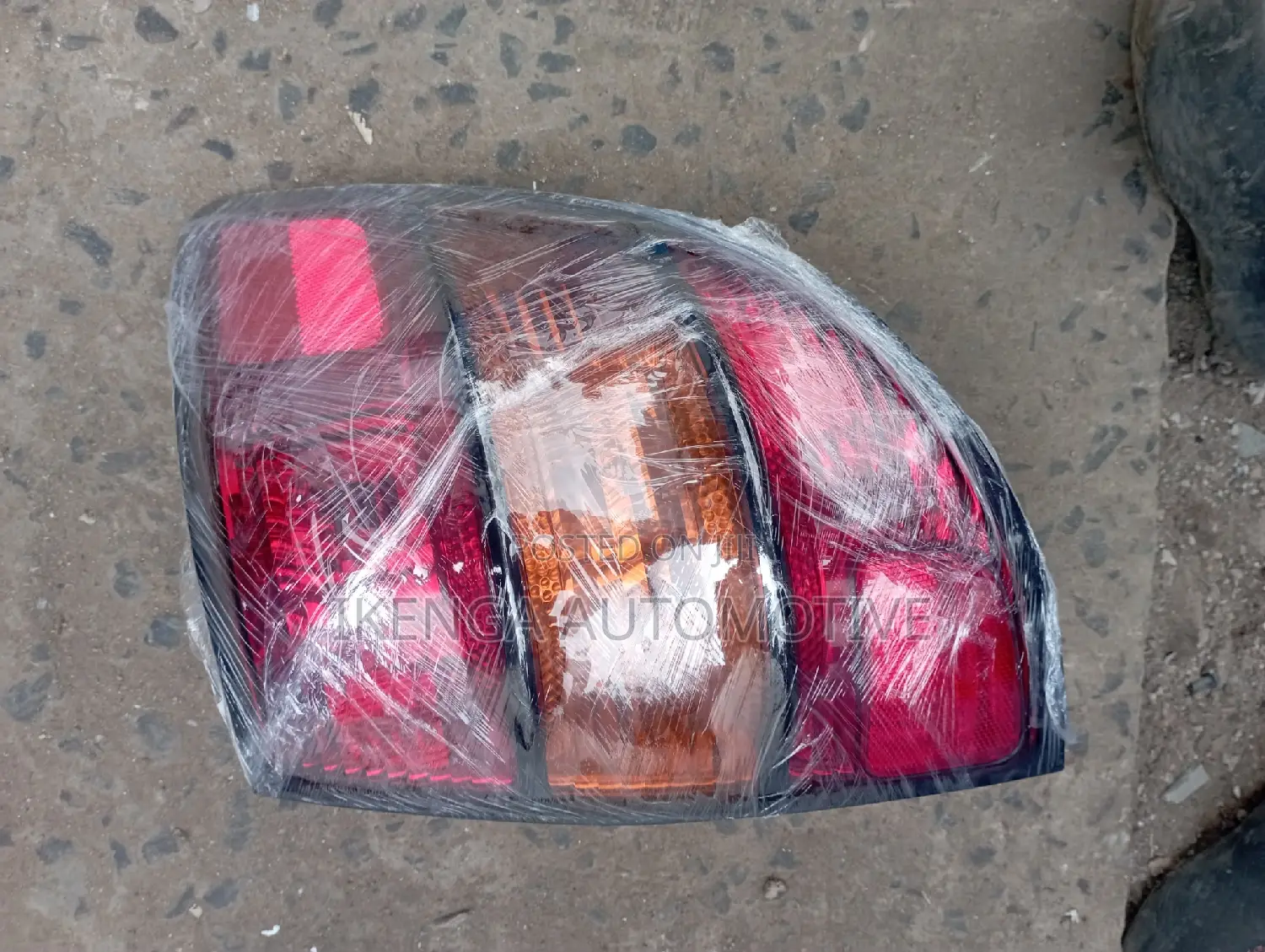 Rearlight Pontiac Vibe 2003-05