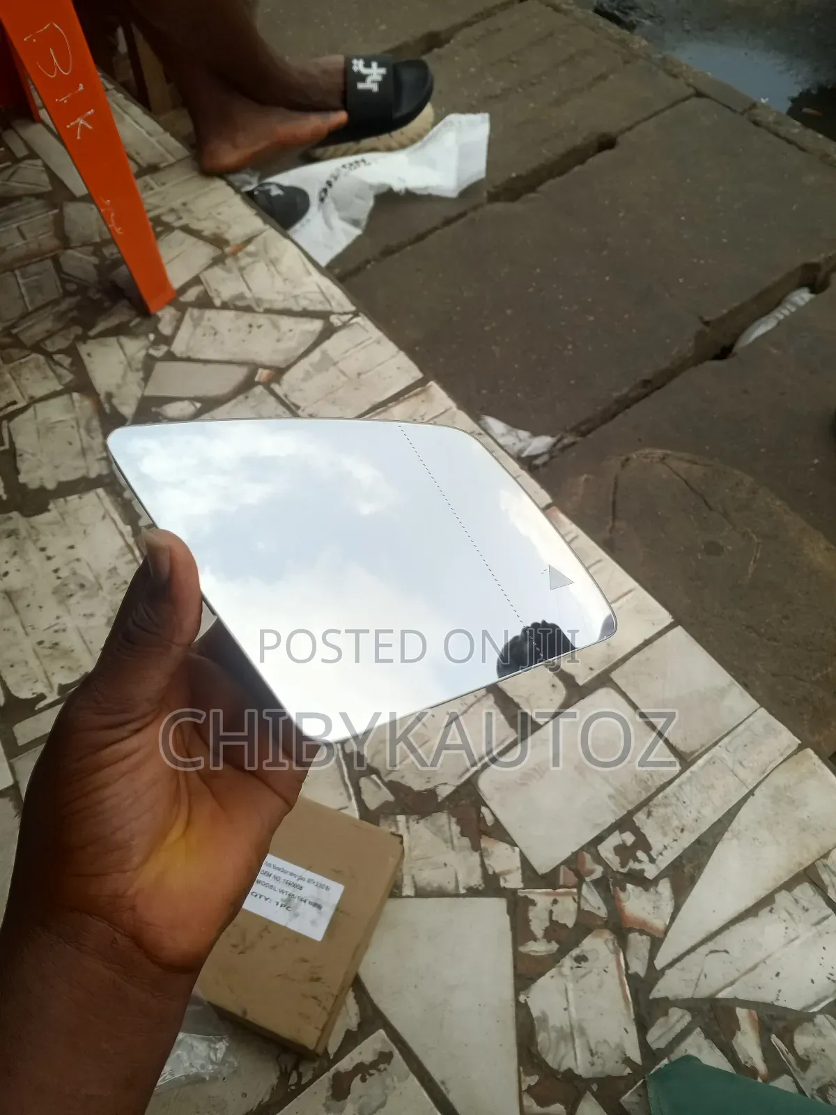 Side Mirror Glass for Ml 166 With Triangle Light