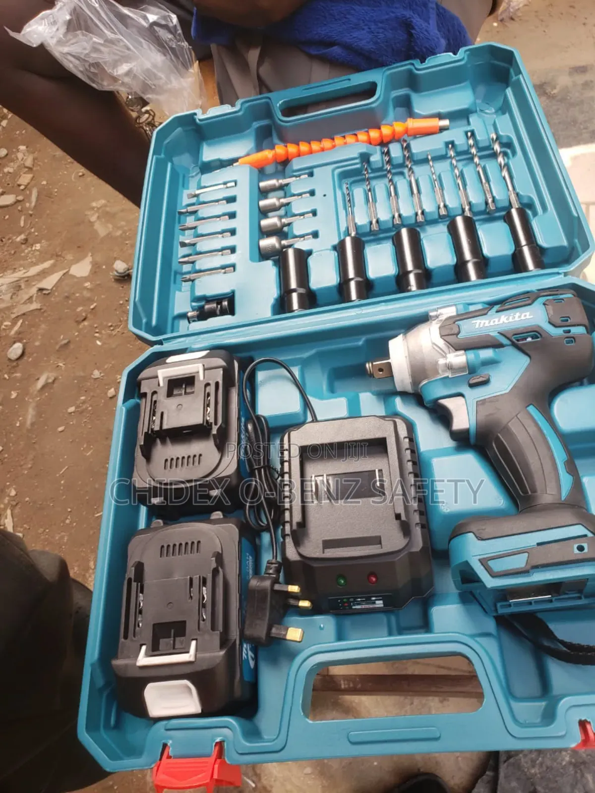 Makita Cordless Impact Wrench 118v