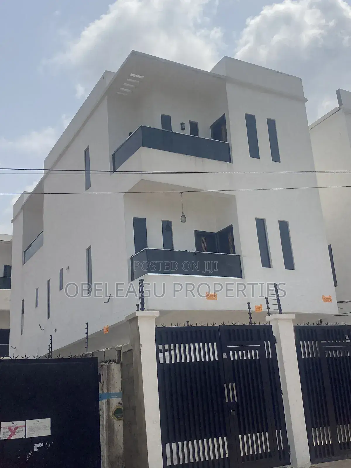 6bdrm Duplex in Lakeview, Amuwo-Odofin for sale