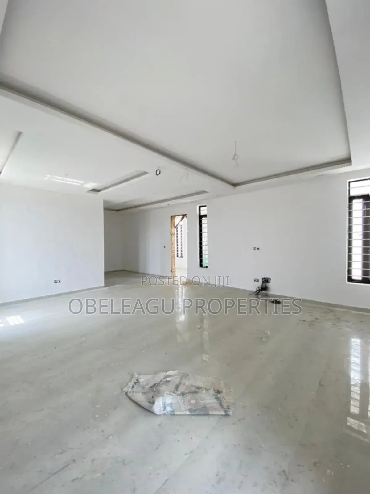 6bdrm Duplex in Lakeview, Amuwo-Odofin for sale