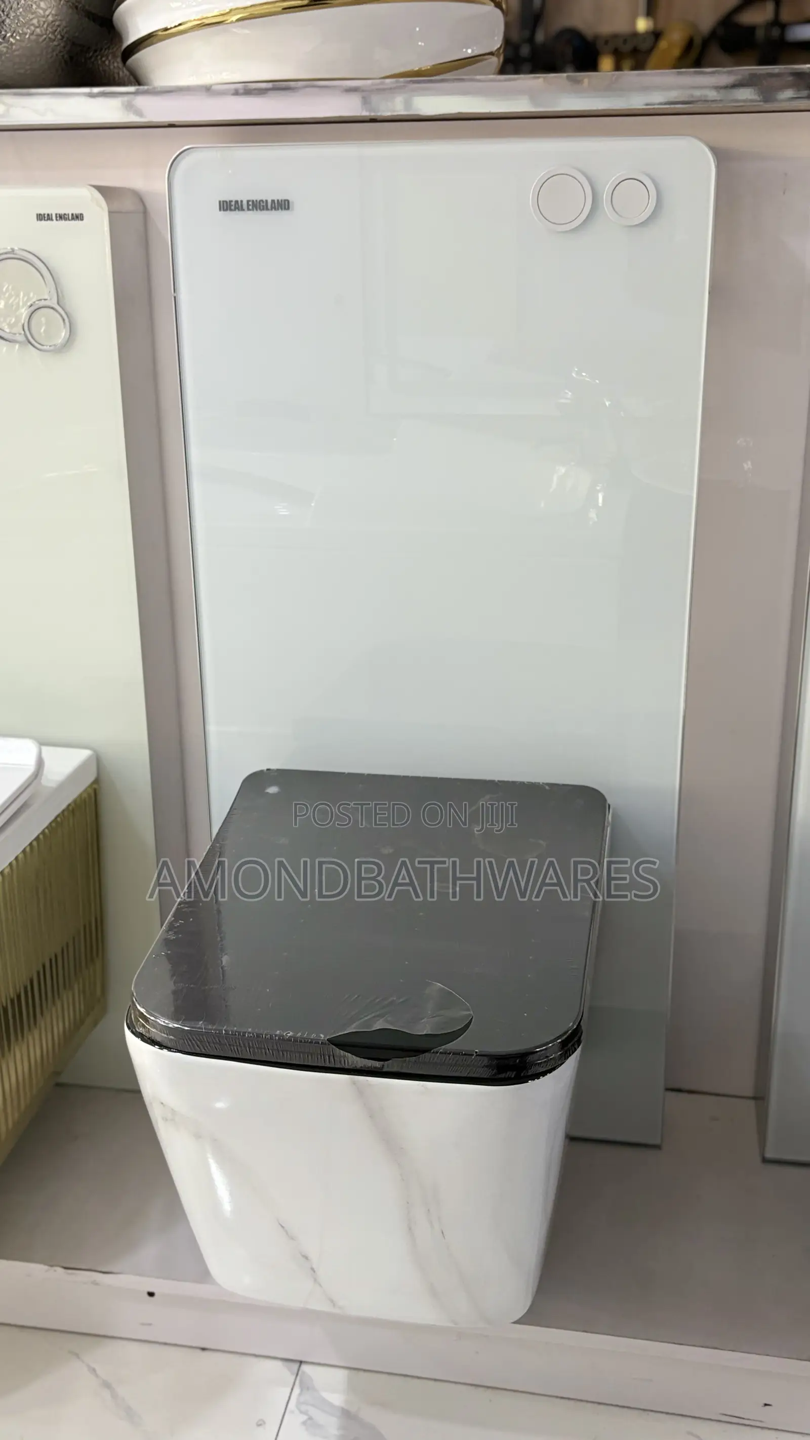 Monolith Square Shaped Wc