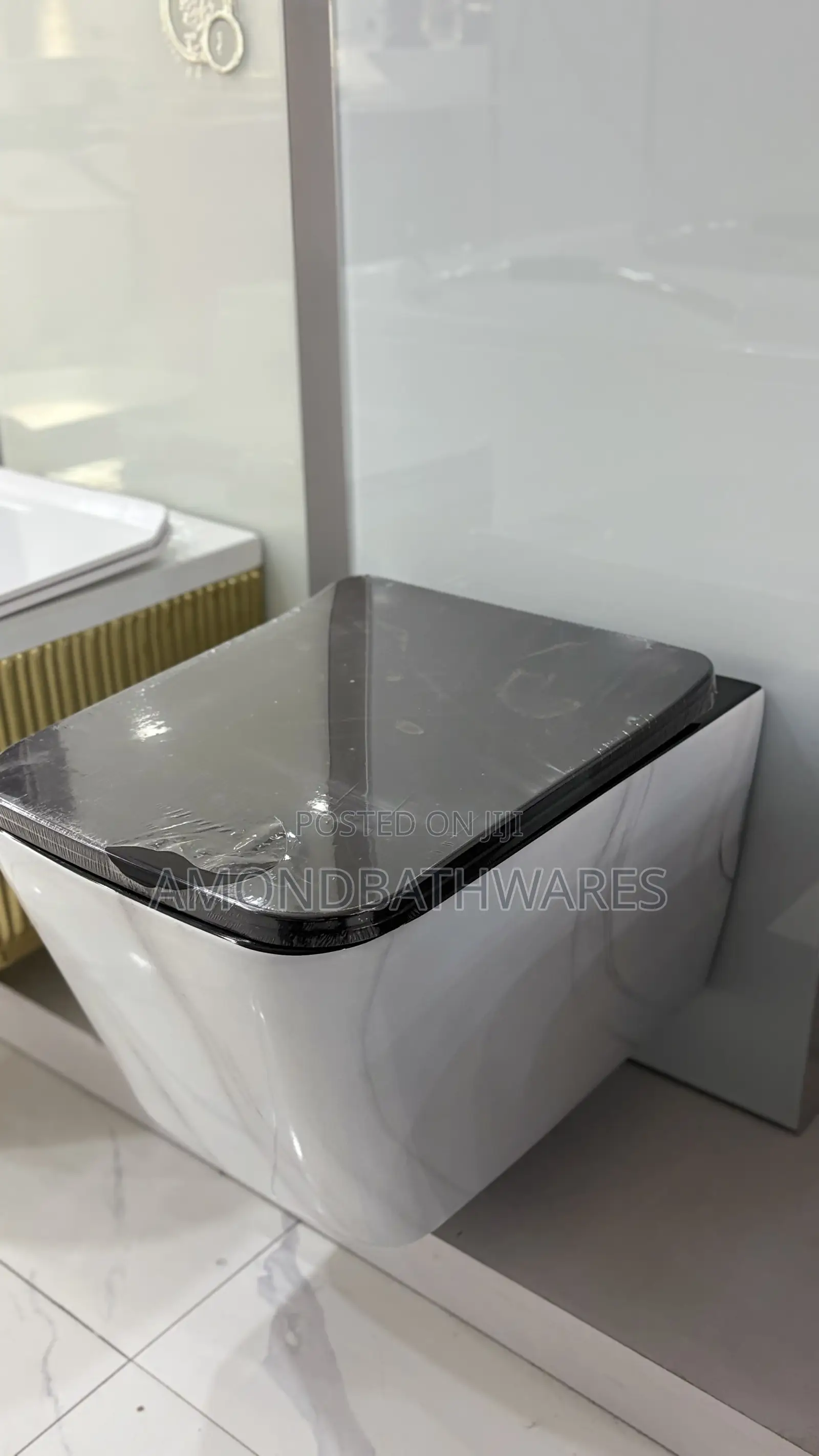 Monolith Square Shaped Wc