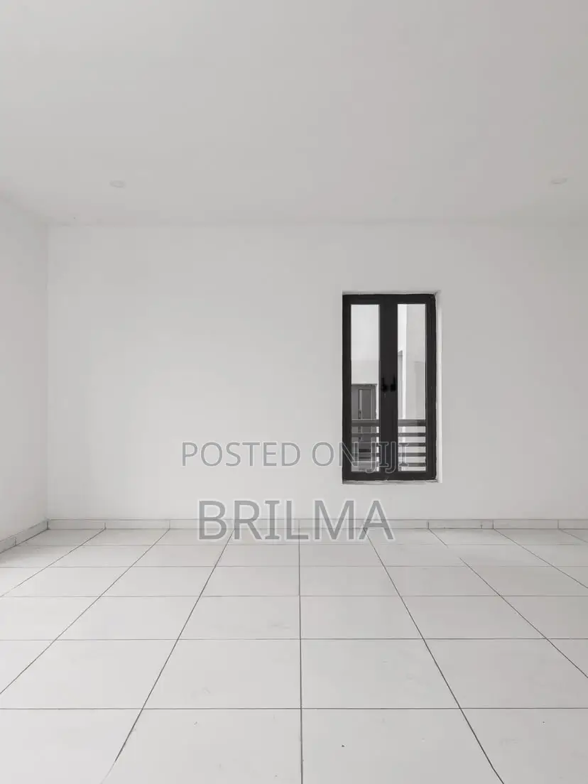 4bdrm Duplex in Kado for sale