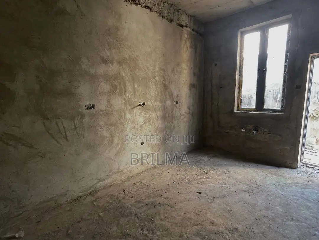 5bdrm Duplex in Apo Resettlement for sale