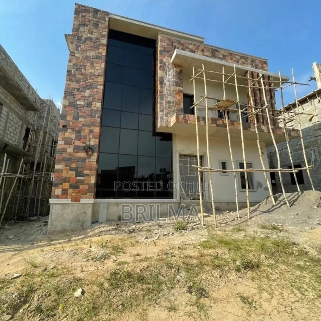 5bdrm Duplex in Apo Resettlement for sale