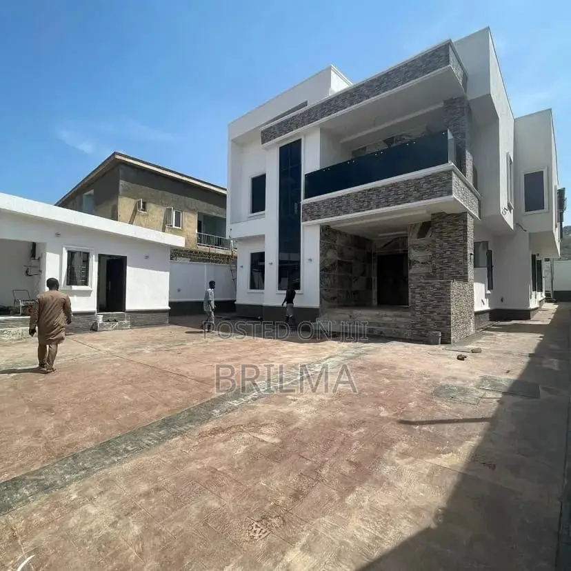 5bdrm Duplex in Apo Resettlement for sale