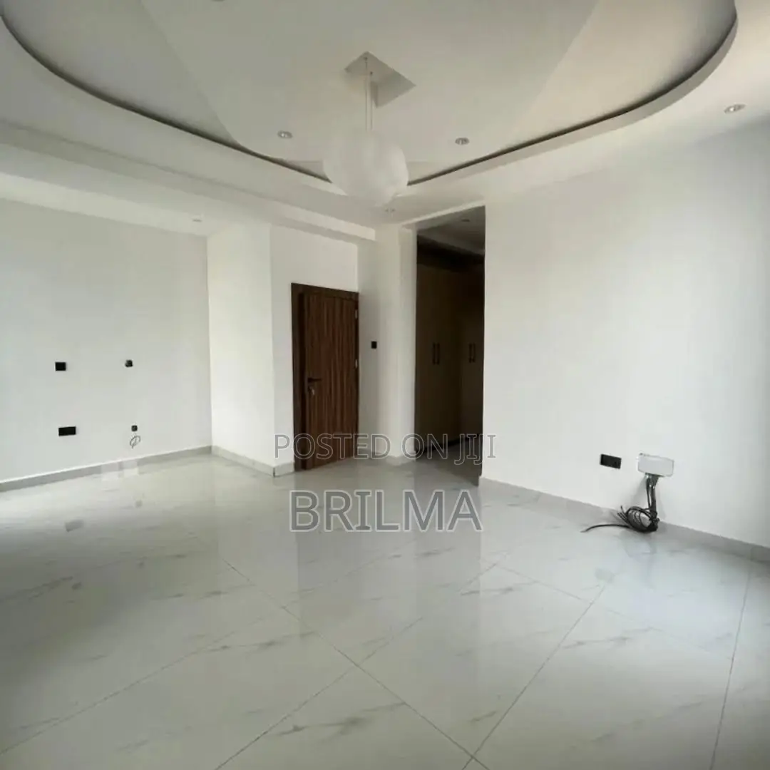 5bdrm Mansion in Apo Resettlement for sale