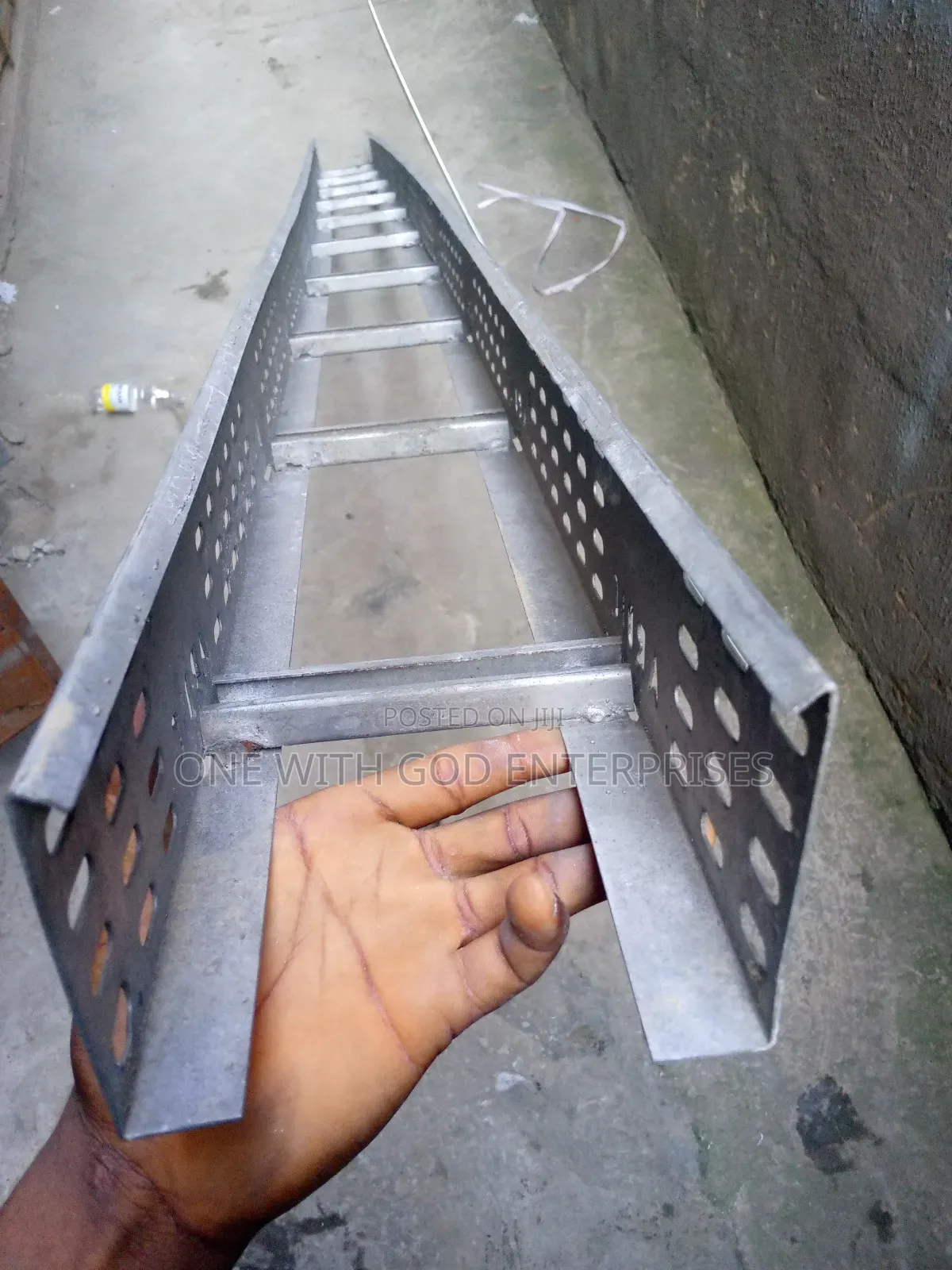 150mm*100mm Hot-Deep Galvanized Cable Tray Ladder
