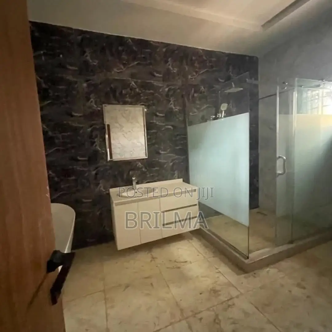 7bdrm Mansion in Kabusa for sale