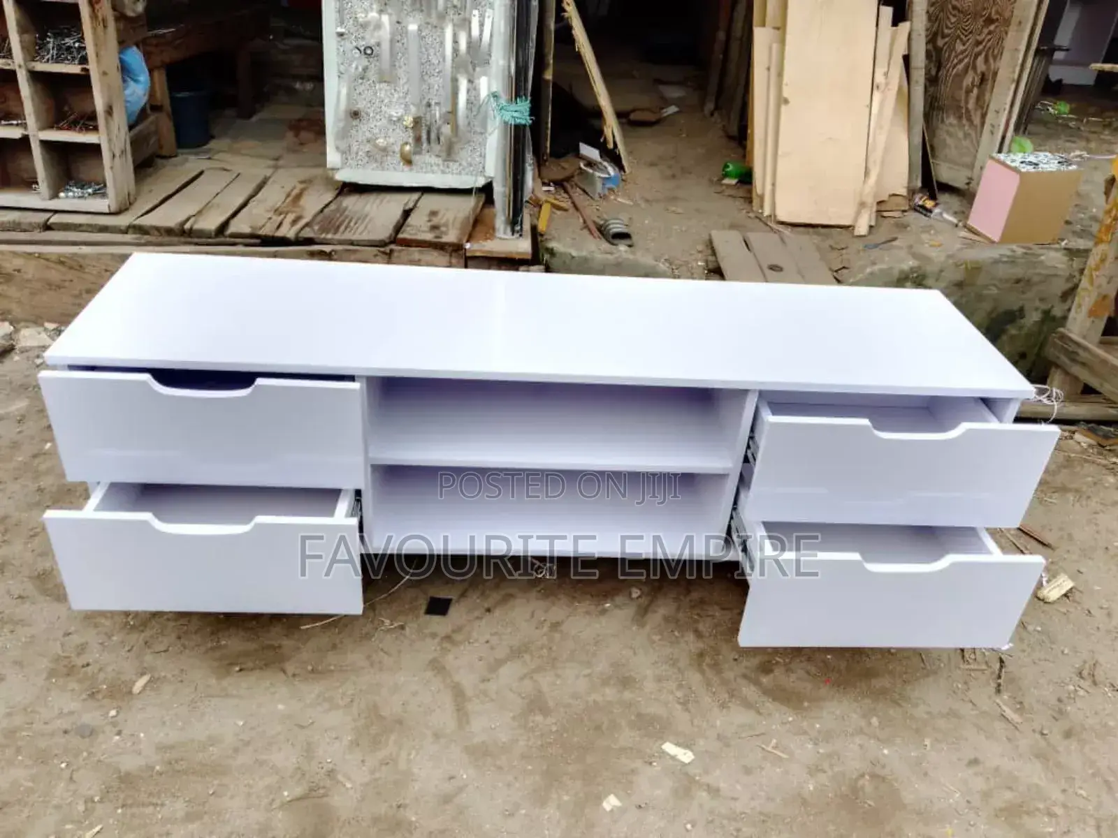 5ft T.V Stand