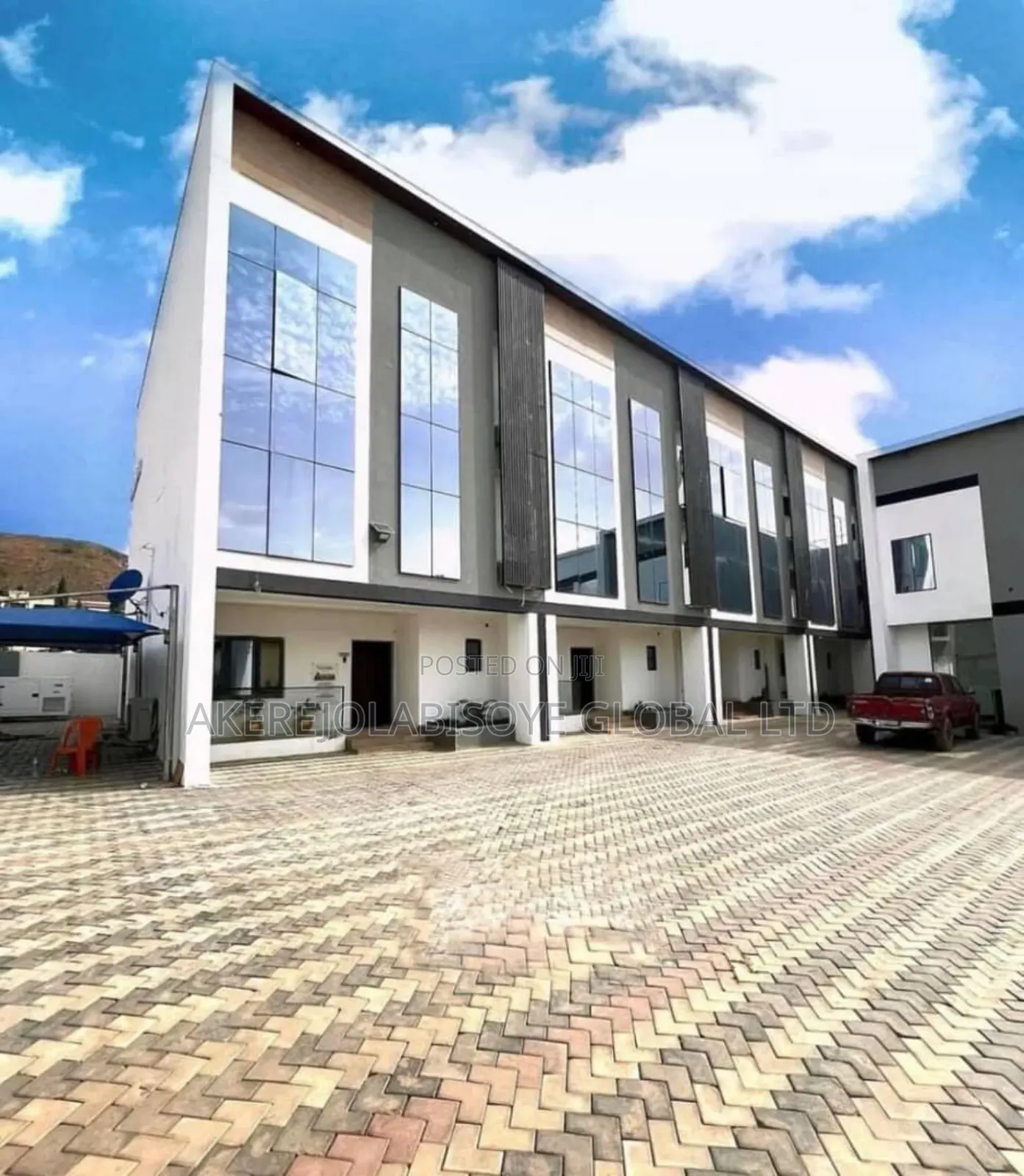 4bdrm Townhouse/Terrace in Wuye, Abuja for sale