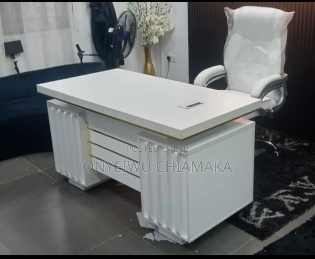 Executive Office Desk (Luxury Desk)