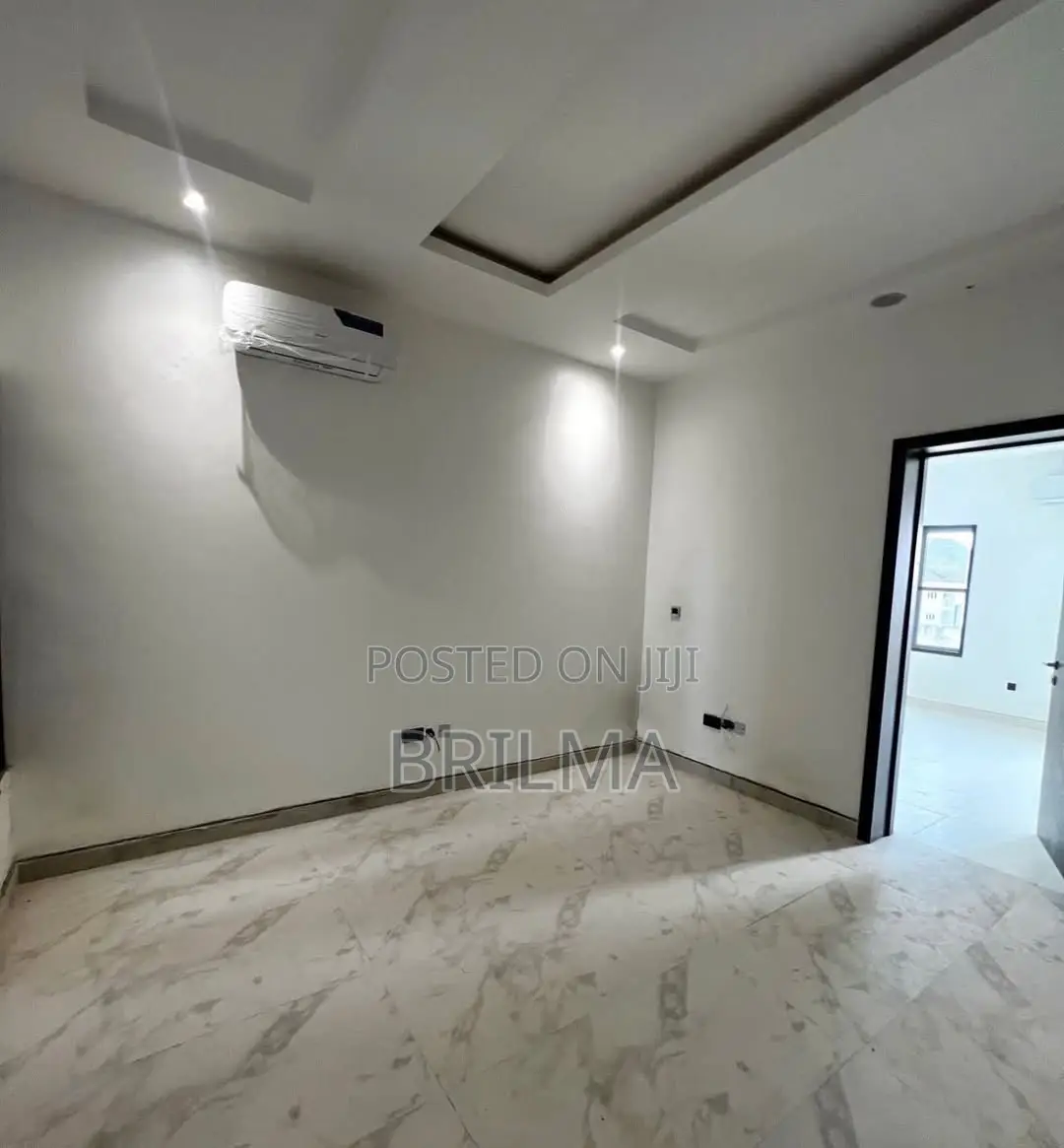 4bdrm Mansion in Guzape District for sale