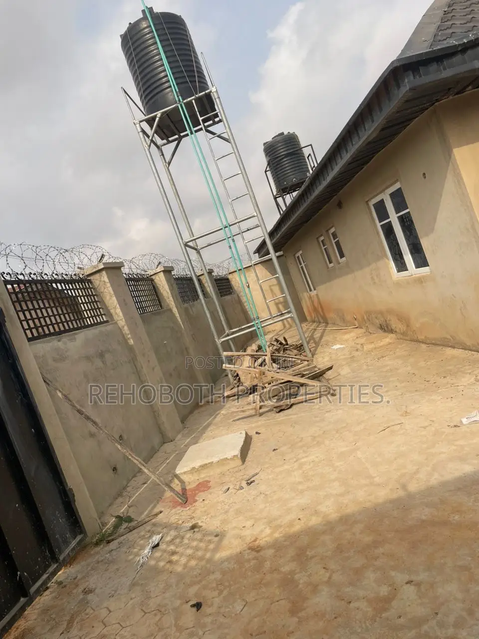 2bdrm Bungalow in Elebu, Akala Express for rent
