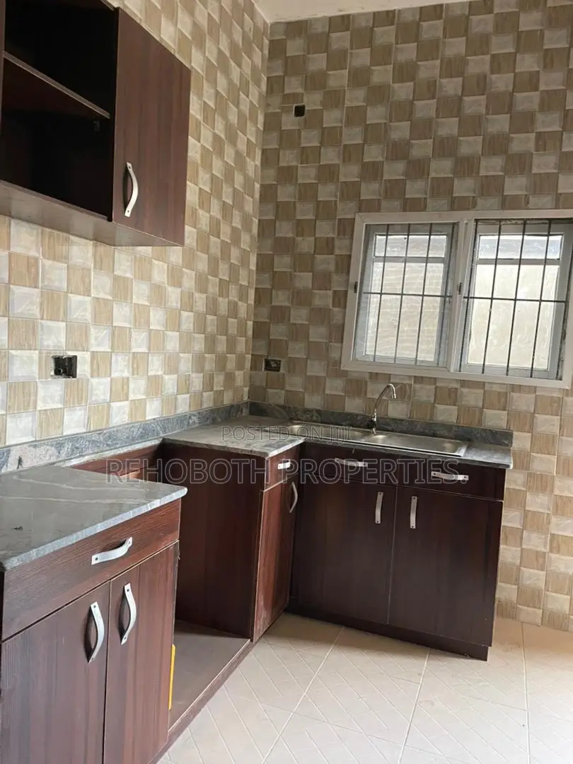 2bdrm Bungalow in Elebu, Akala Express for rent