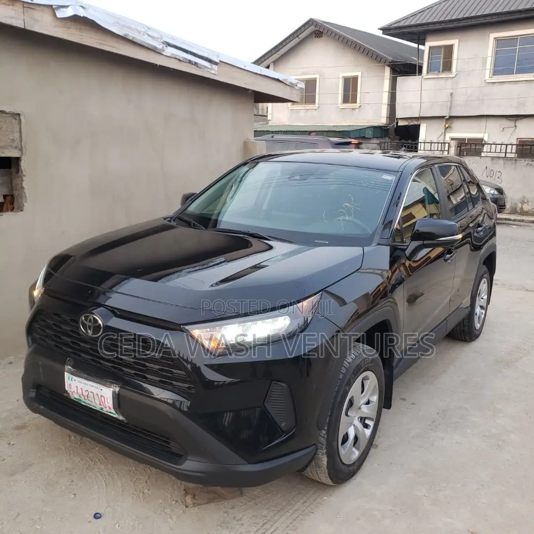 Toyota RAV4 LE AWD 2023 Black