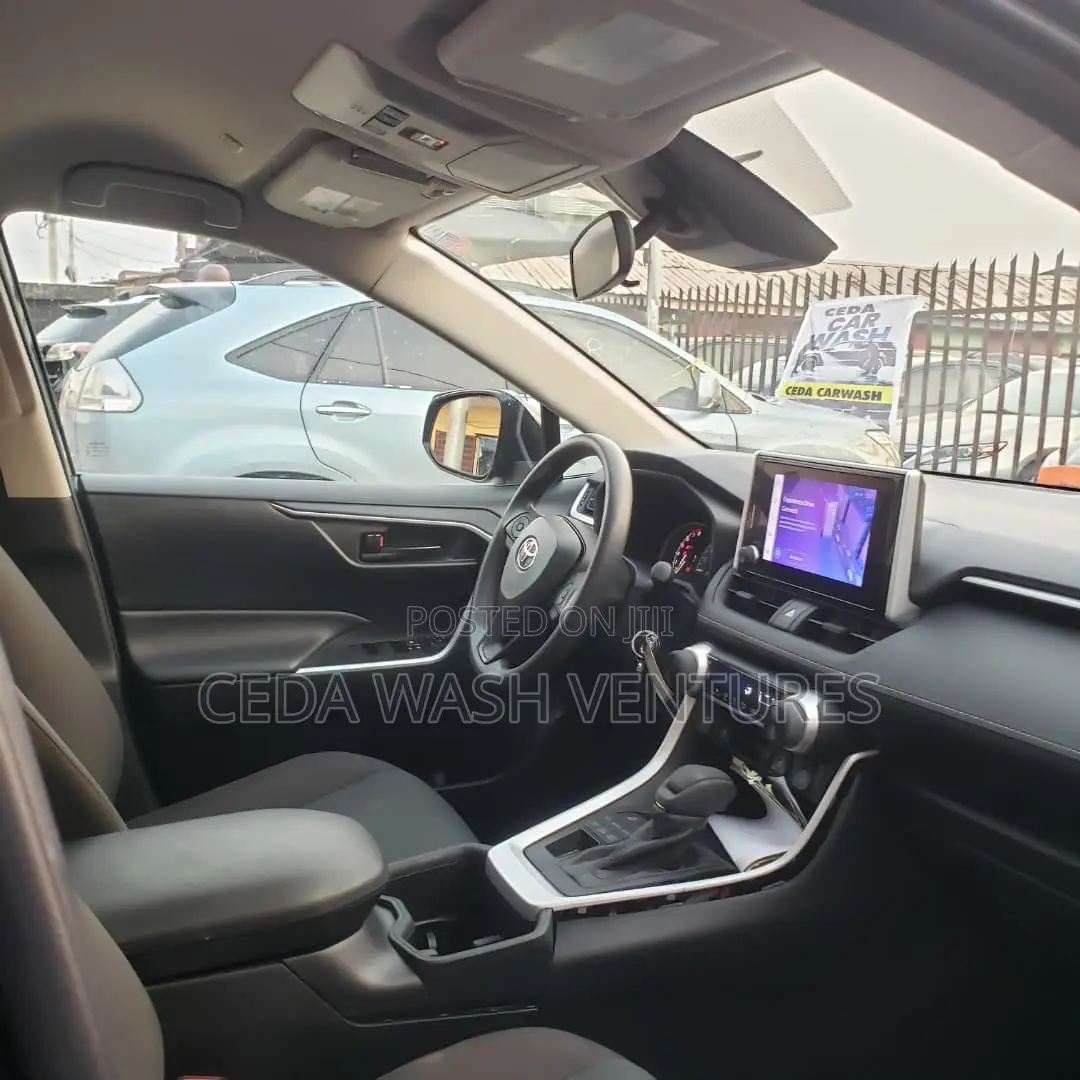 Toyota RAV4 LE AWD 2023 Black