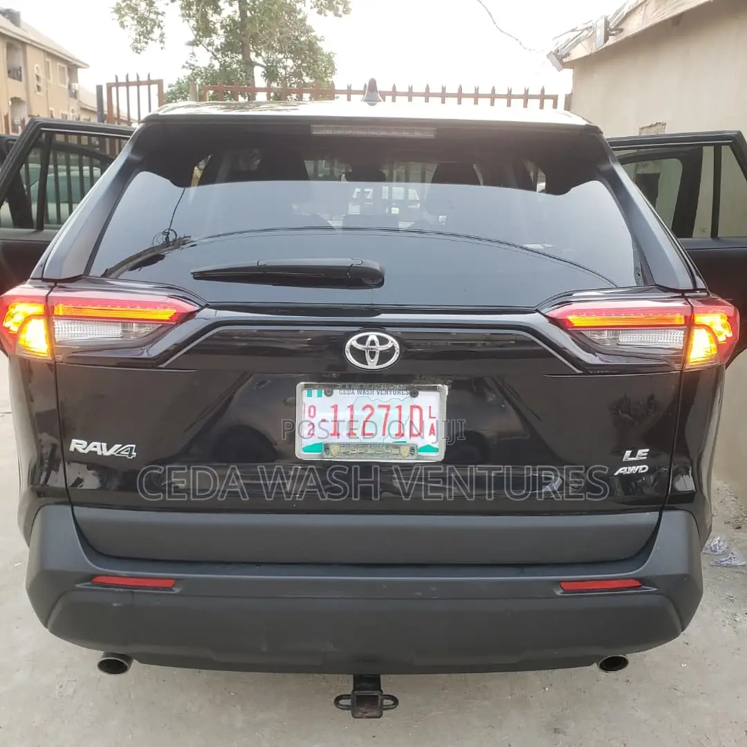 Toyota RAV4 LE AWD 2023 Black