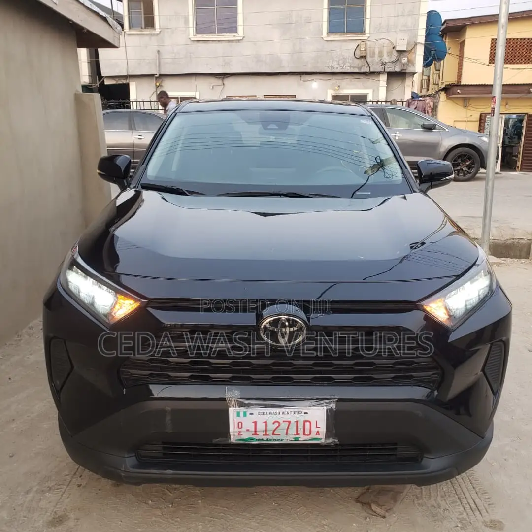 Toyota RAV4 LE AWD 2023 Black