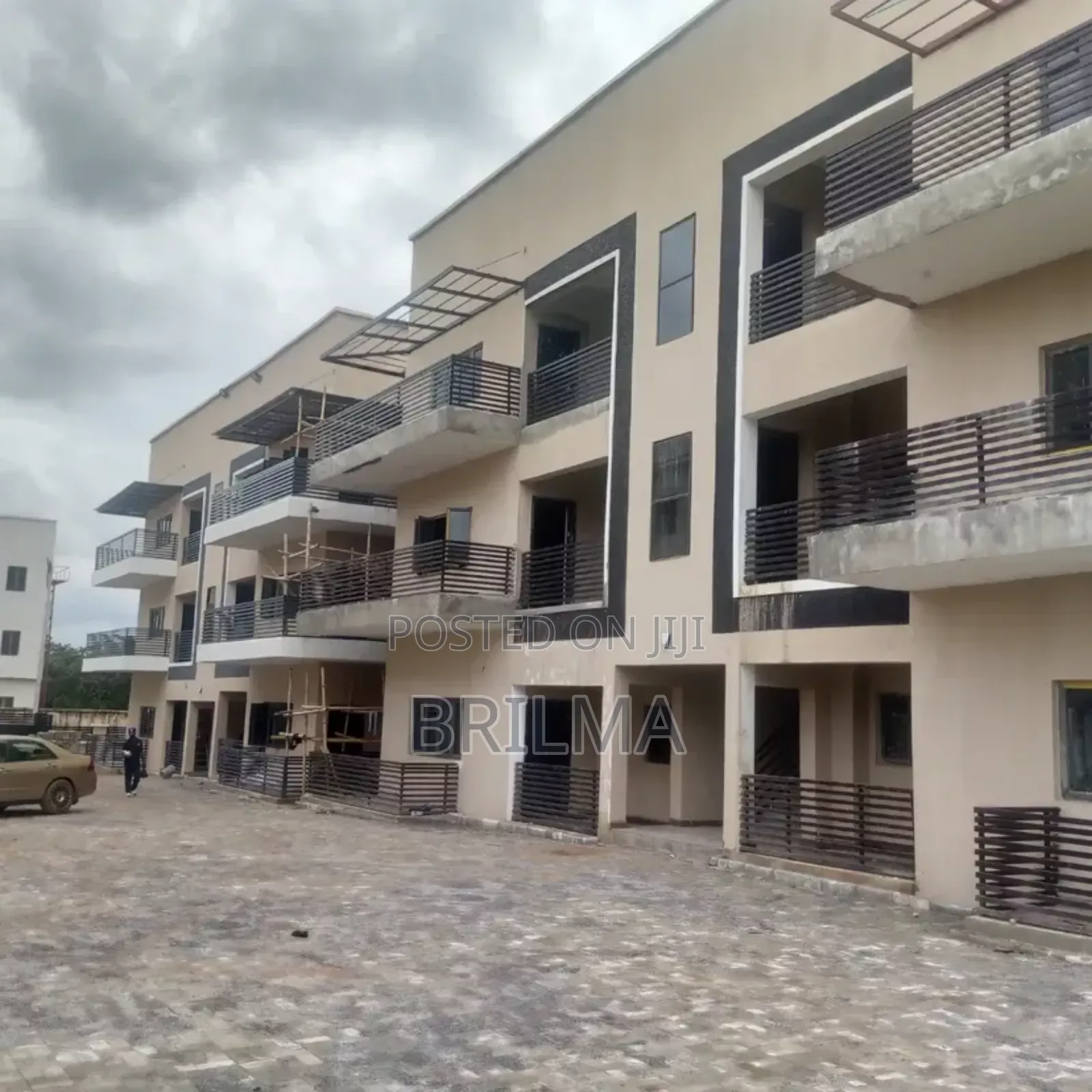 3bdrm Apartment in Kaura for sale