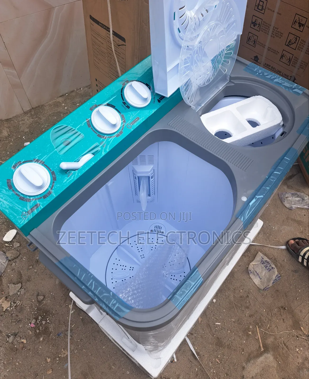 Hisense 7.5kg Twin Tub Semi-Automatic Top-Load Washing Machine.