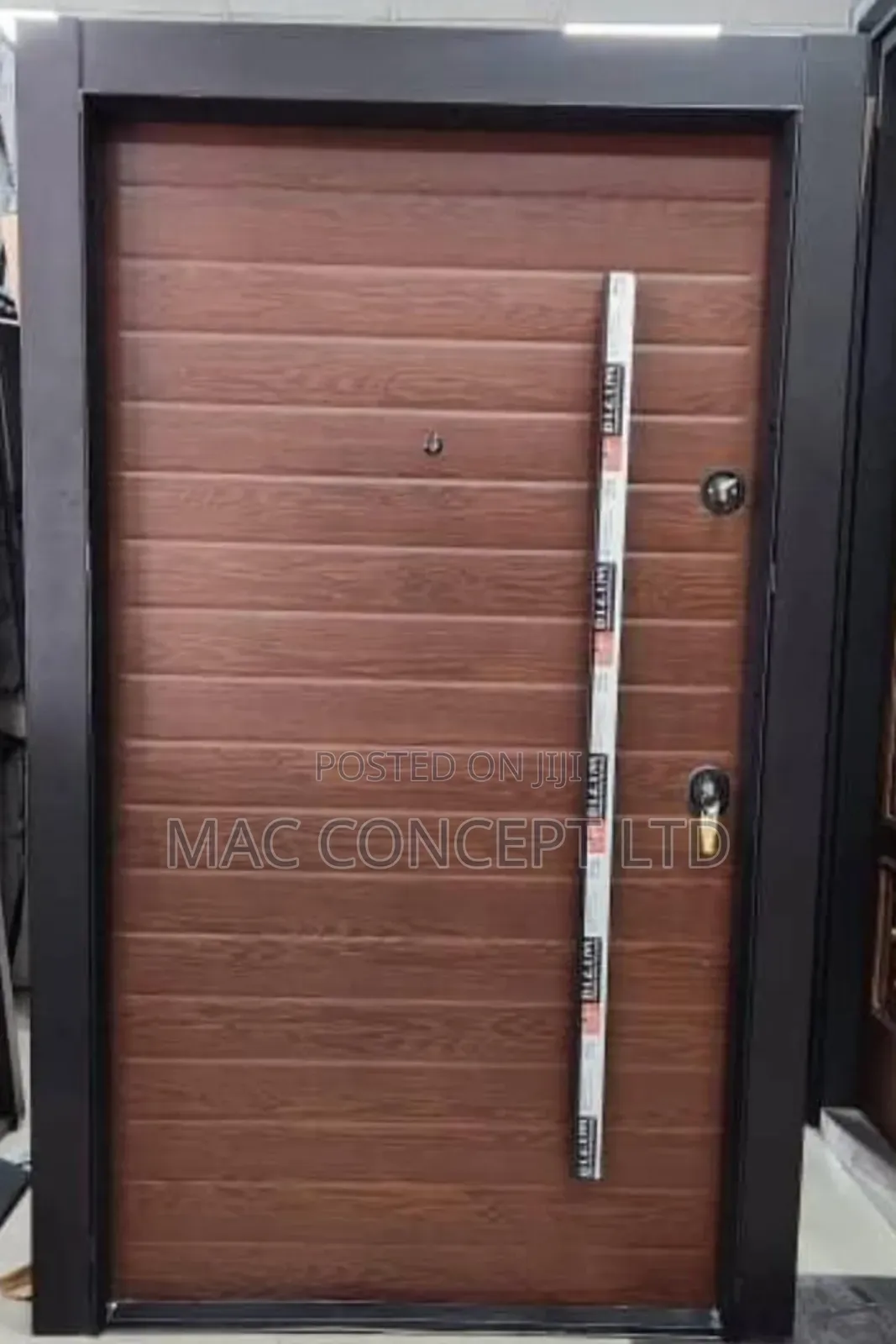 Brown Door Luxury (C05)