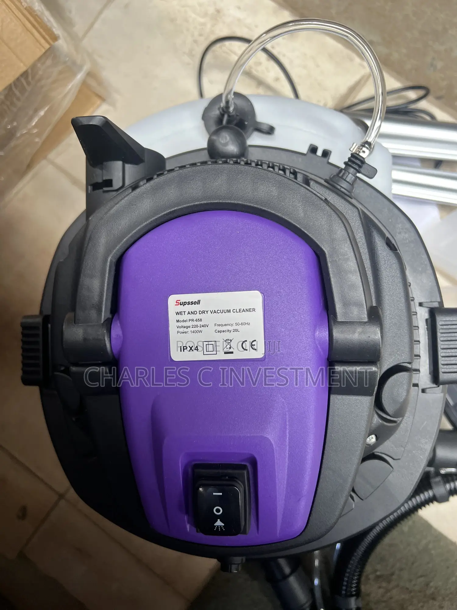Wet Dry Upholstery Vacuum Cleaner With Blowing Function.