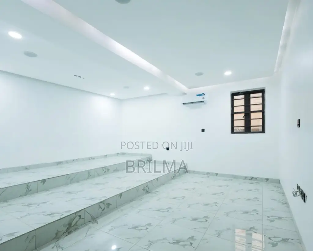 5bdrm Duplex in Guzape District for sale