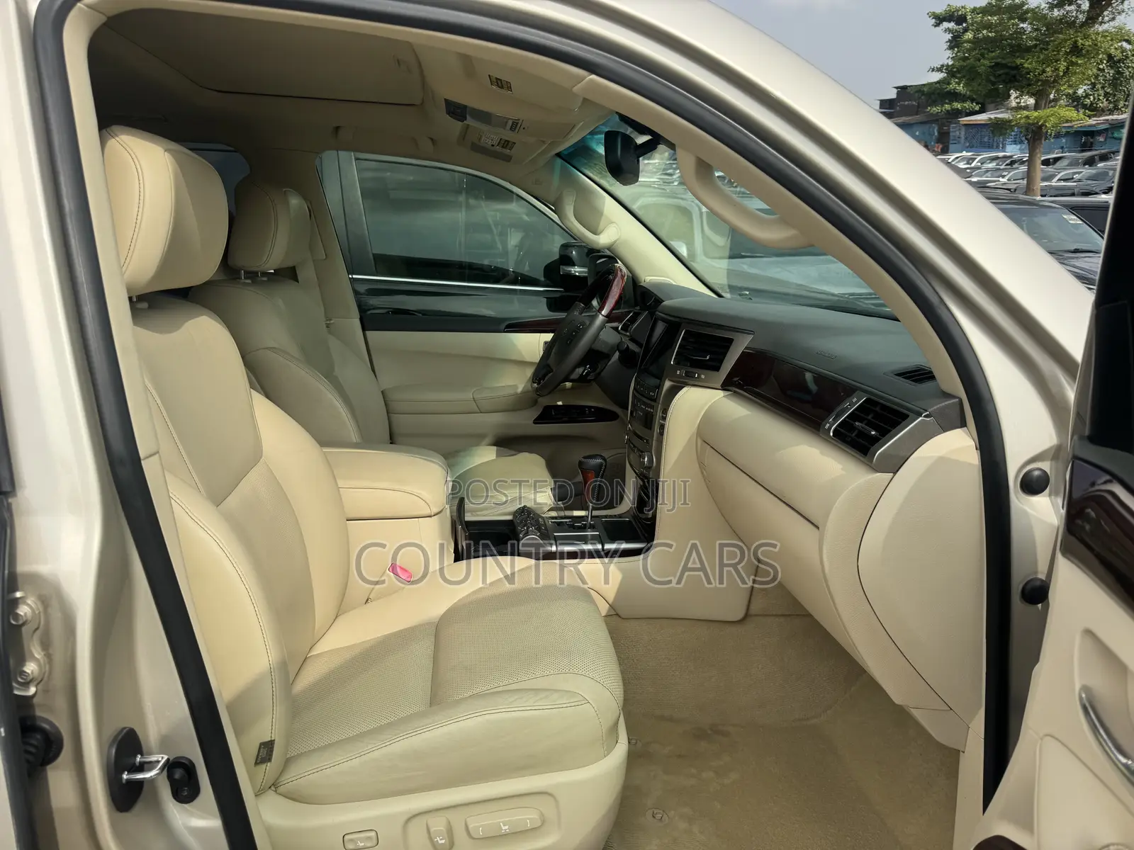Lexus LX 570 AWD 2015 Gold