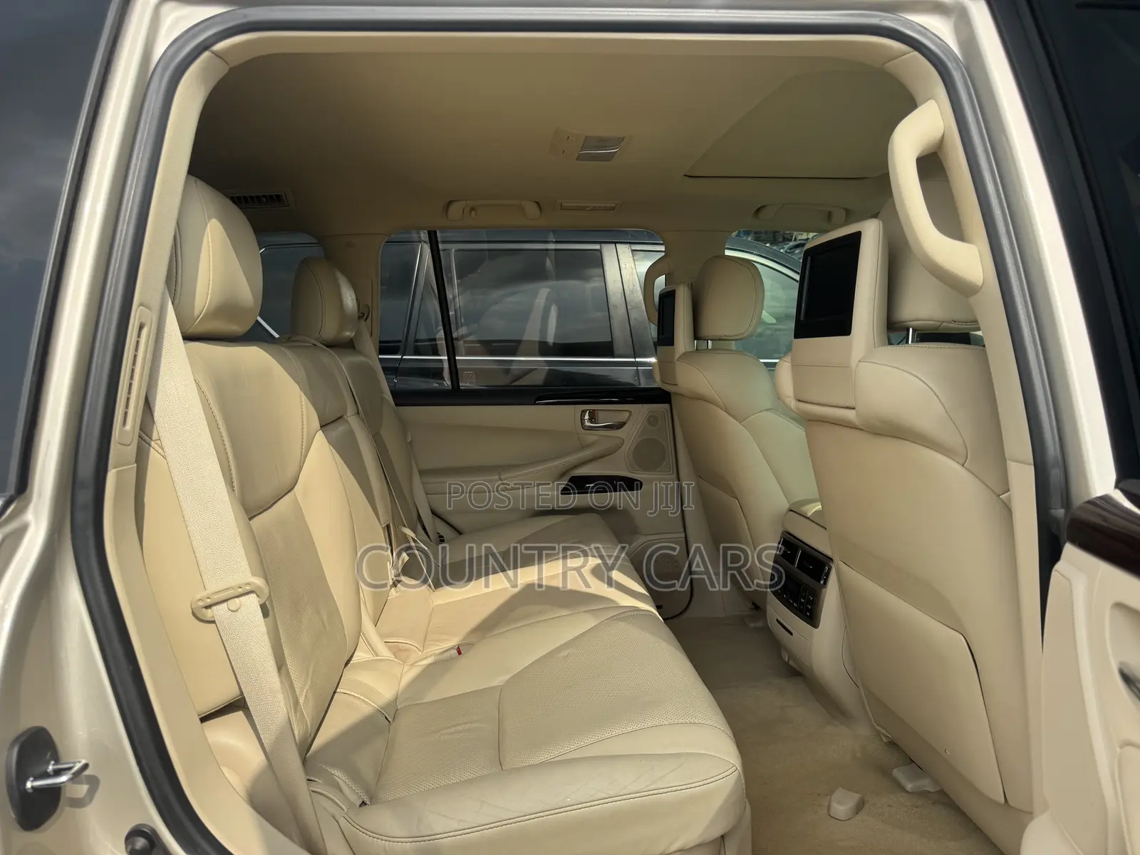 Lexus LX 570 AWD 2015 Gold