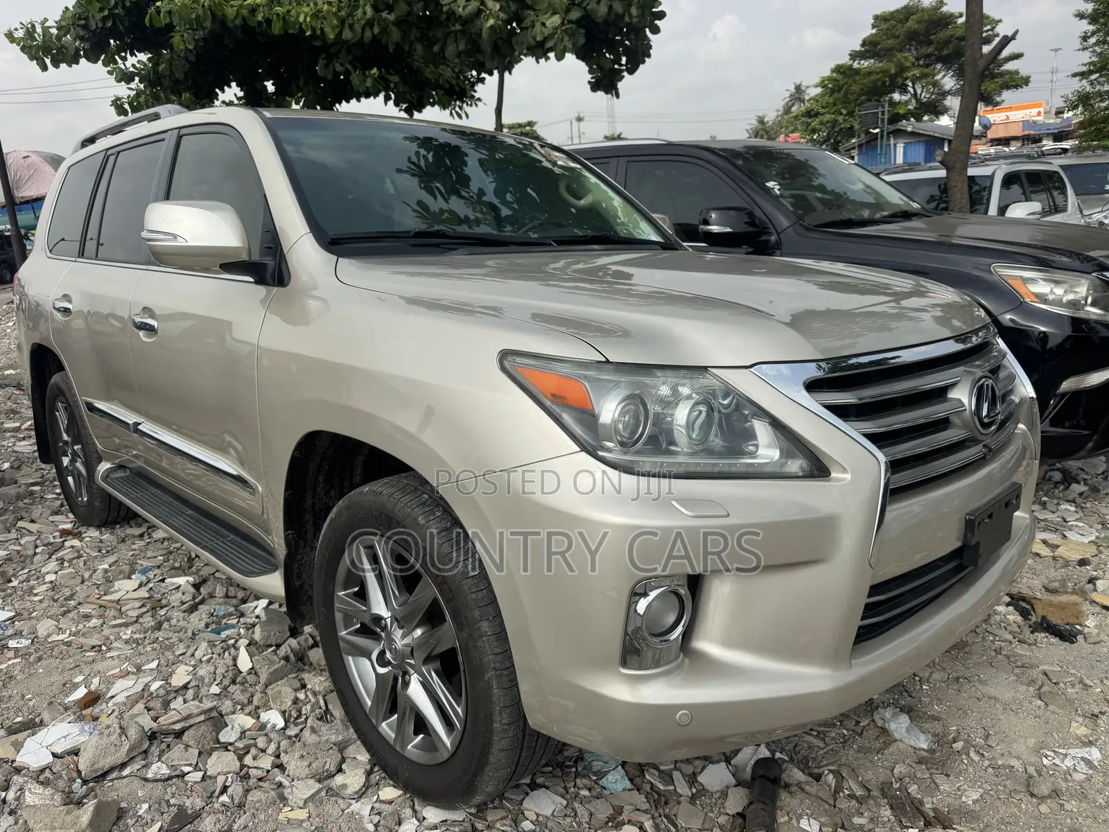 Lexus LX 570 AWD 2015 Gold