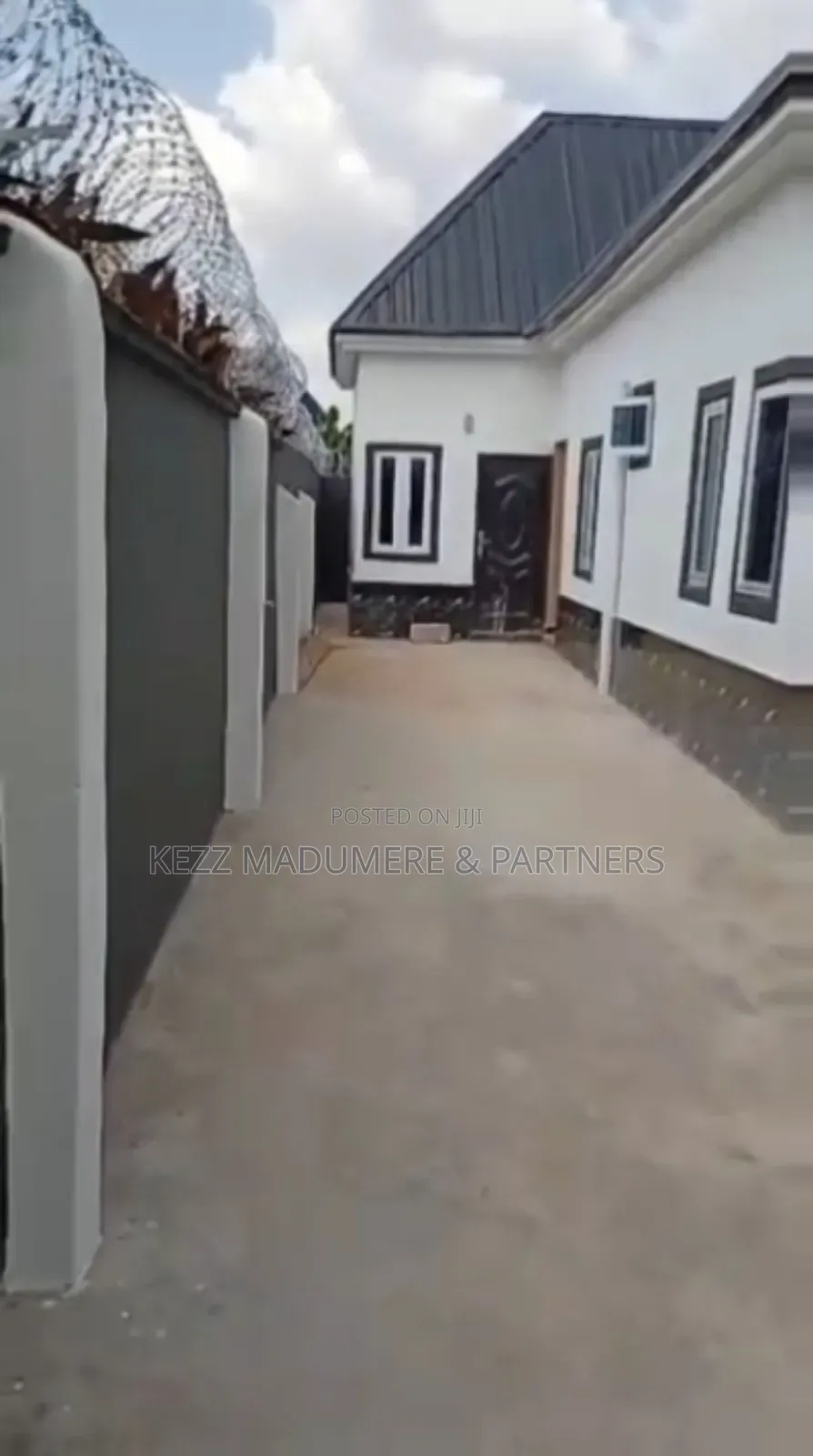 4bdrm Bungalow in Area N, World Bank for sale