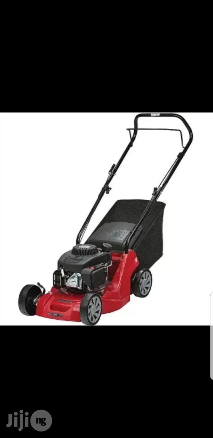 6.5hp Petrol-Powered Lawn Mower - Grass Cutter