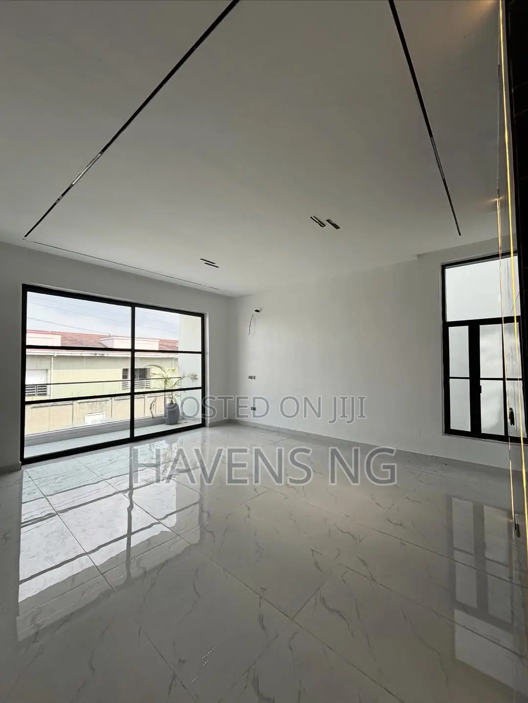 5bdrm Duplex in Ikate for sale