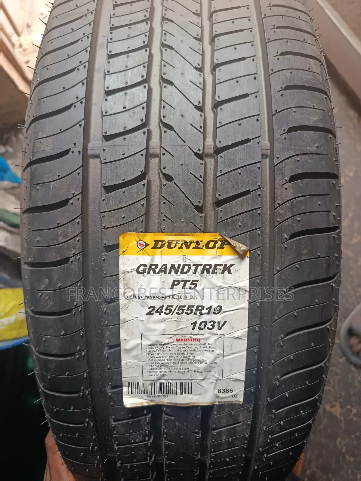 245/55r19 Dunlop Tyre
