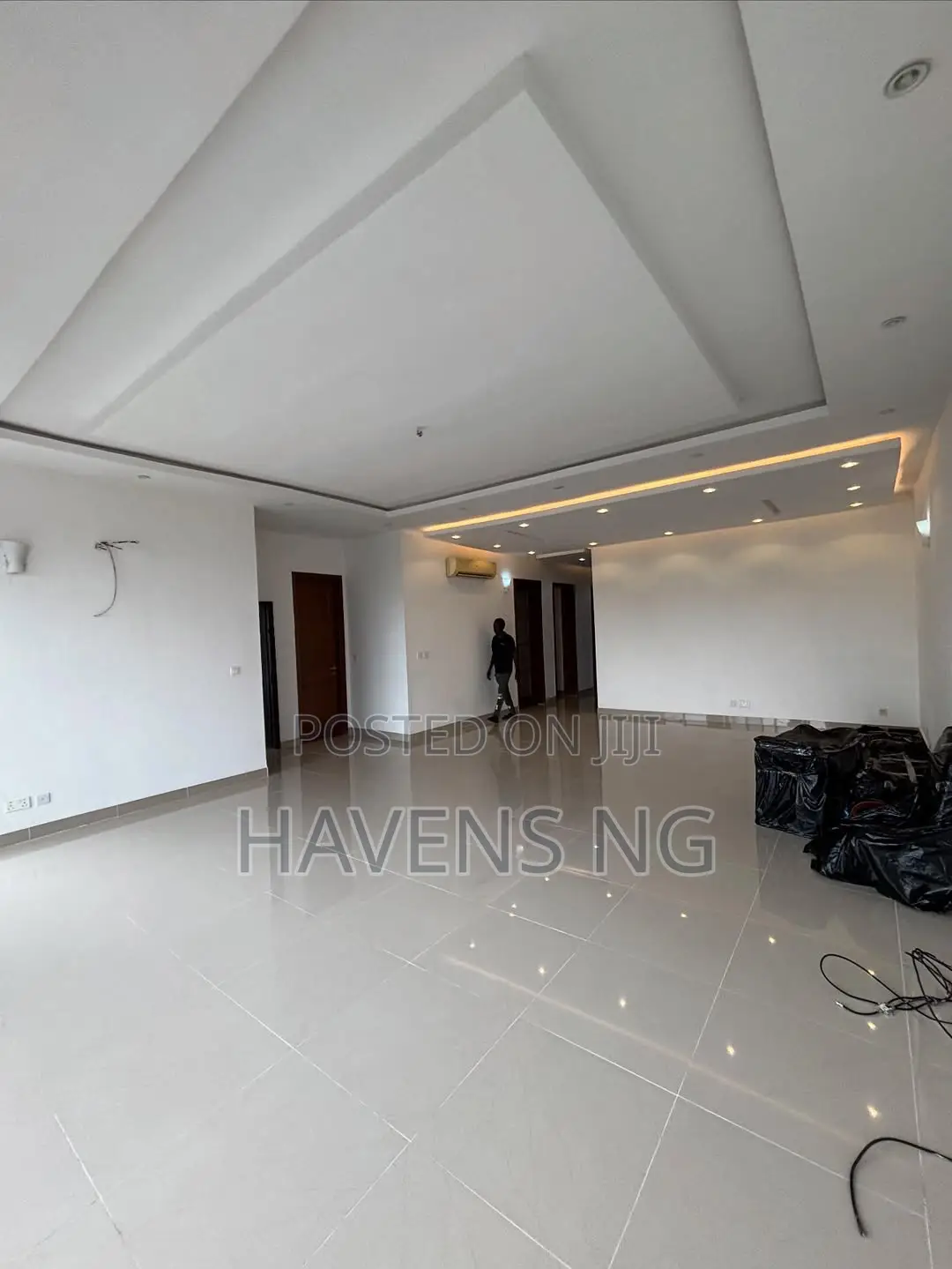 3bdrm Duplex in Banana Island for sale