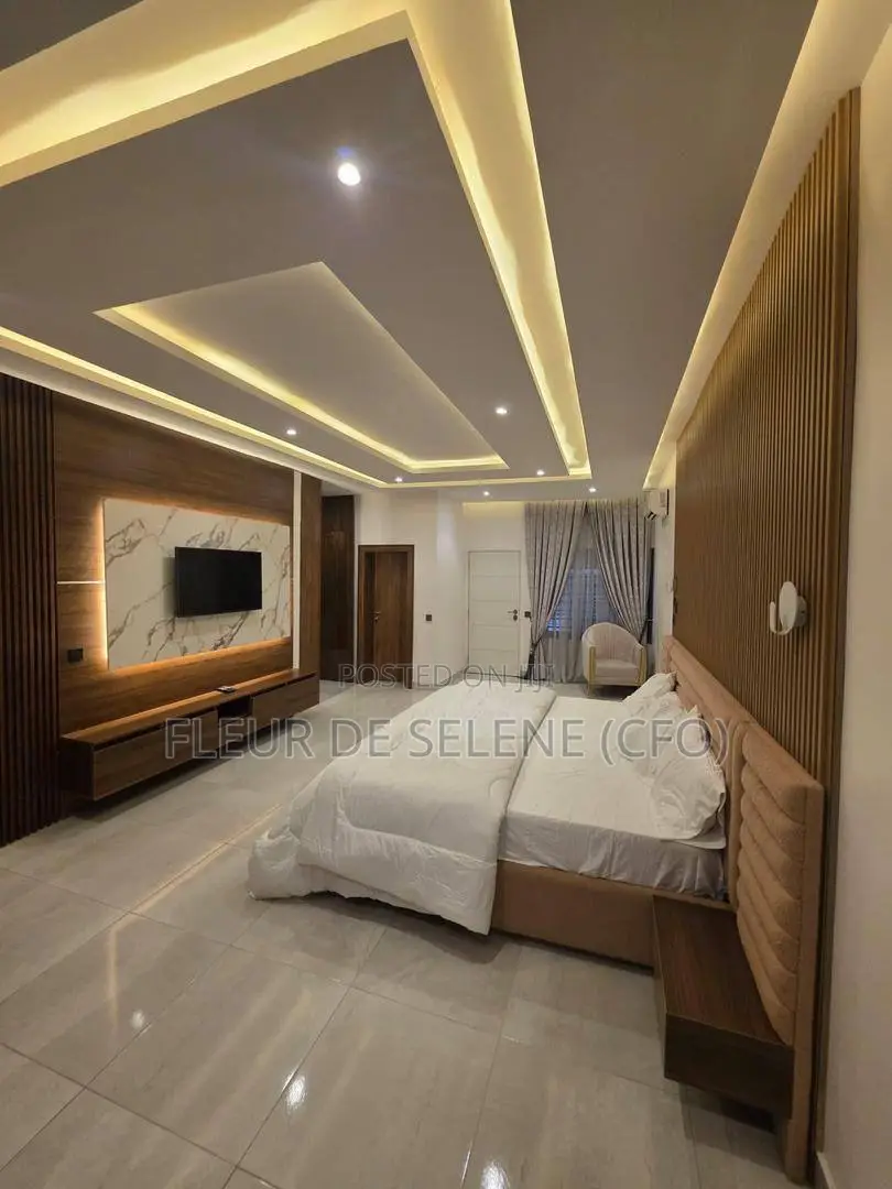 Service Apartment