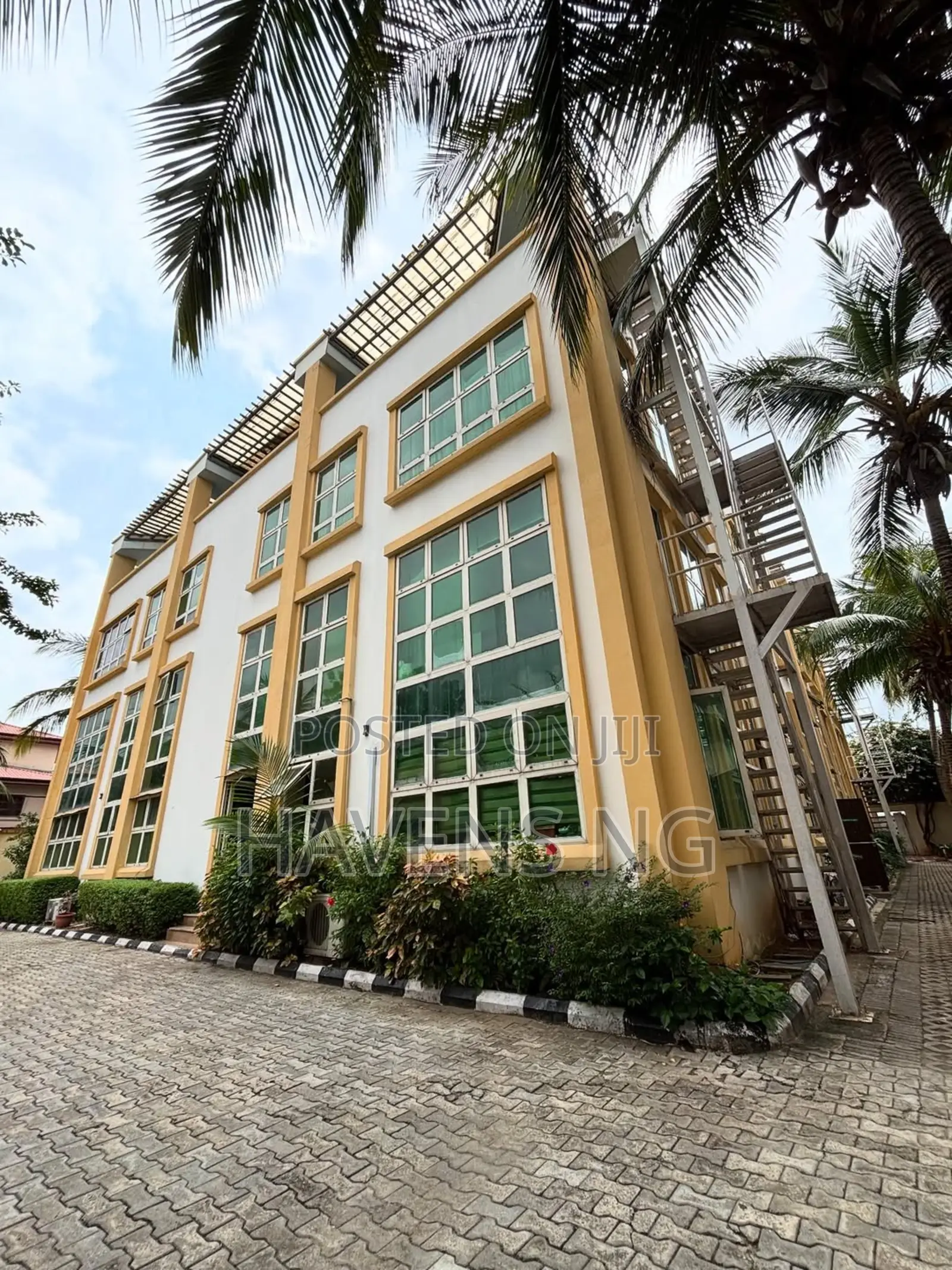 2bdrm Block of Flats in Lekki Phase 1 for sale