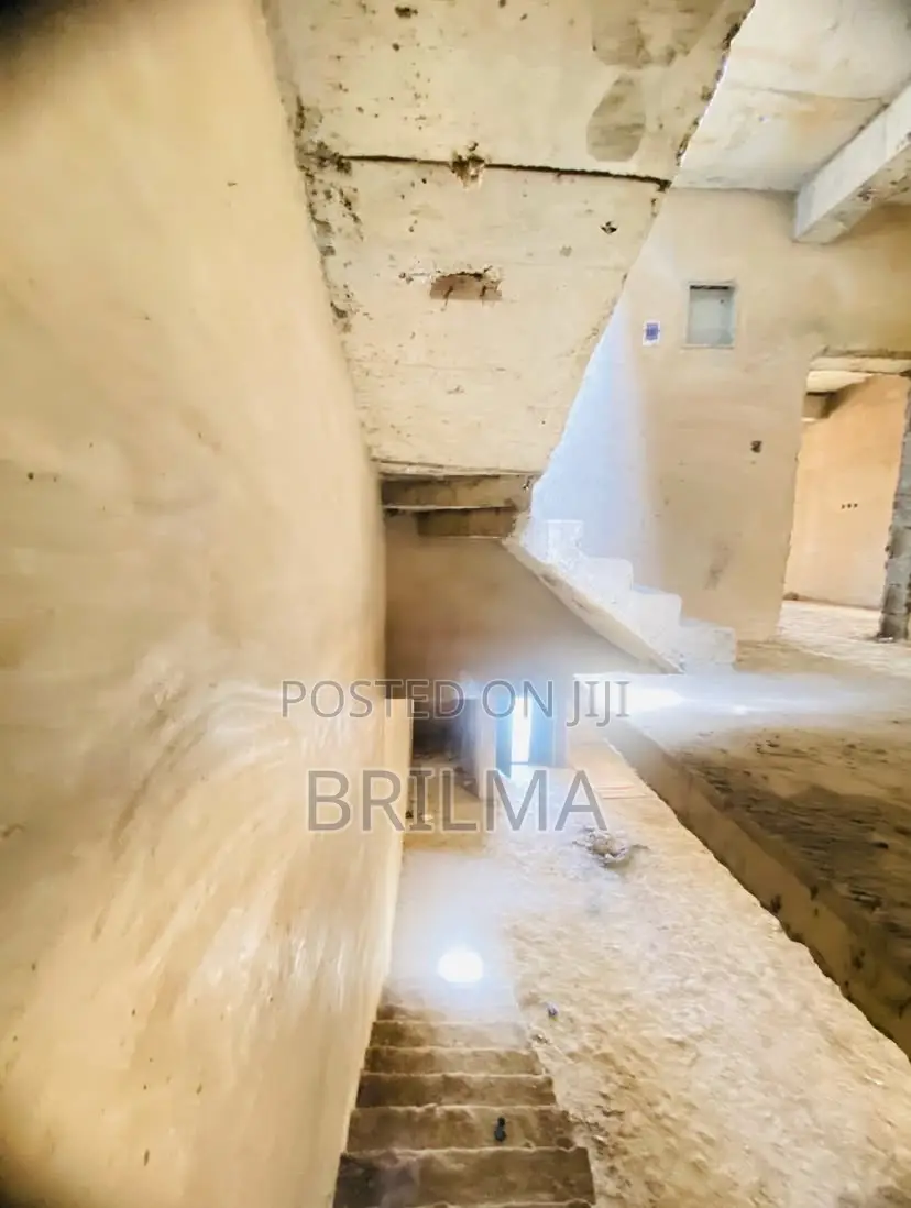 4bdrm Duplex in Kaura for sale